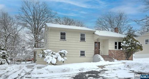 27 Old Short Hills Rd, West Orange, NJ, 07052-1020 | Card Image