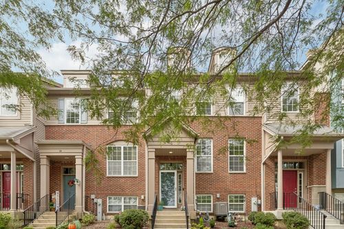 10 Thomas Ct, Grayslake, IL, 60030-2473 | Card Image