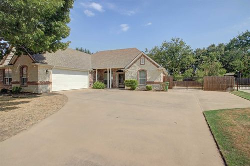 107 Heritage Pl, Glen Rose, TX, 76043-5327 | Card Image