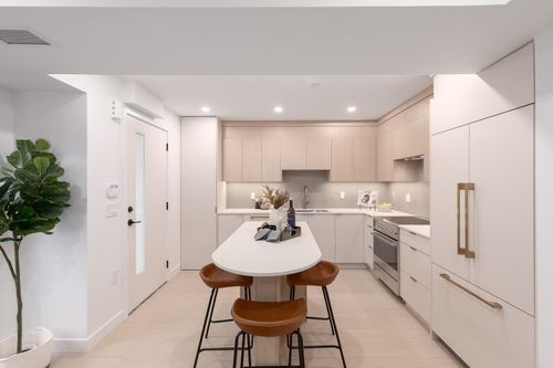 204-2329 E 34th Avenue, Vancouver, BC, V5R2S6 | Card Image