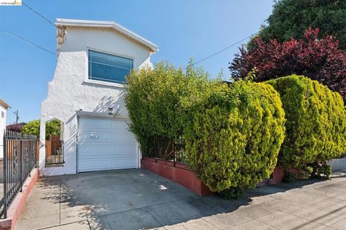 978 43rd St, Oakland, CA, 94608 | Card Image