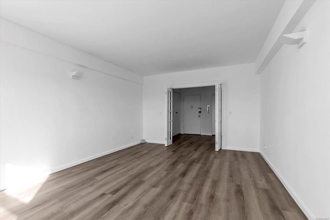 Living Room | Image 6