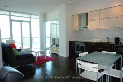 PH207 - 770 Bay St, Condo with 1 bedrooms, 2 bathrooms and null parking in Toronto ON | Image 3