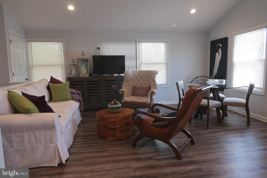 Residential Lease in VENTNOR CITY 2
