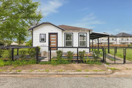 817 E 32nd Street, Houston, TX, 77022 | Card Image