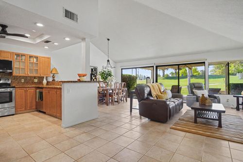 77605 Woodhaven Dr N, Palm Desert, CA, 92211-8139 | Card Image