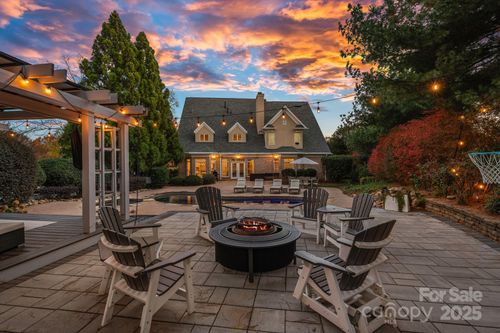 18823 Peninsula Cove Ln, Cornelius, NC, 28031-7756 | Card Image