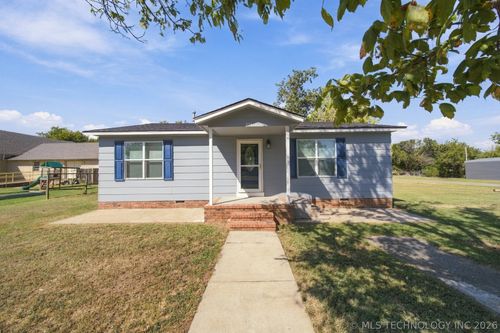 214 N Hughes St, Morris, OK, 74445 | Card Image