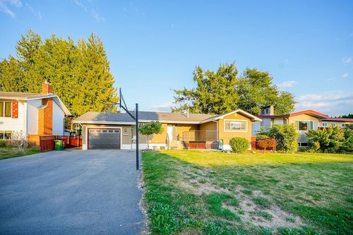 10042 Fairbanks Cres, Chilliwack, BC, V2P5M2 | Card Image