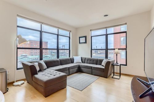 unit-402-270 4th St E, Saint Paul, MN, 55101-2709 | Card Image