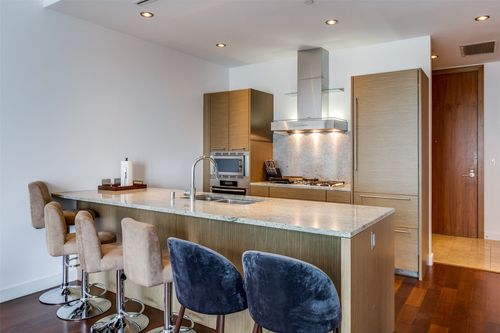 402-2900 Mckinnon St, Dallas, TX, 75201-1064 | Card Image