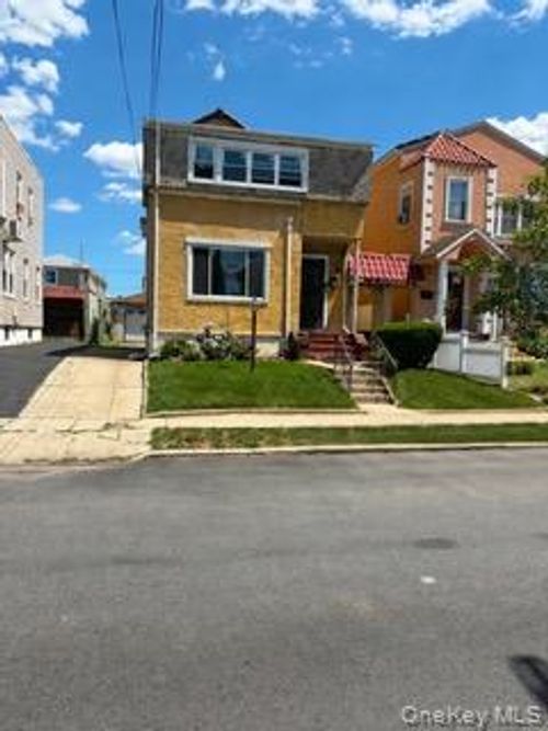 13743 233rd St, Rosedale, NY, 11422-1725 | Card Image