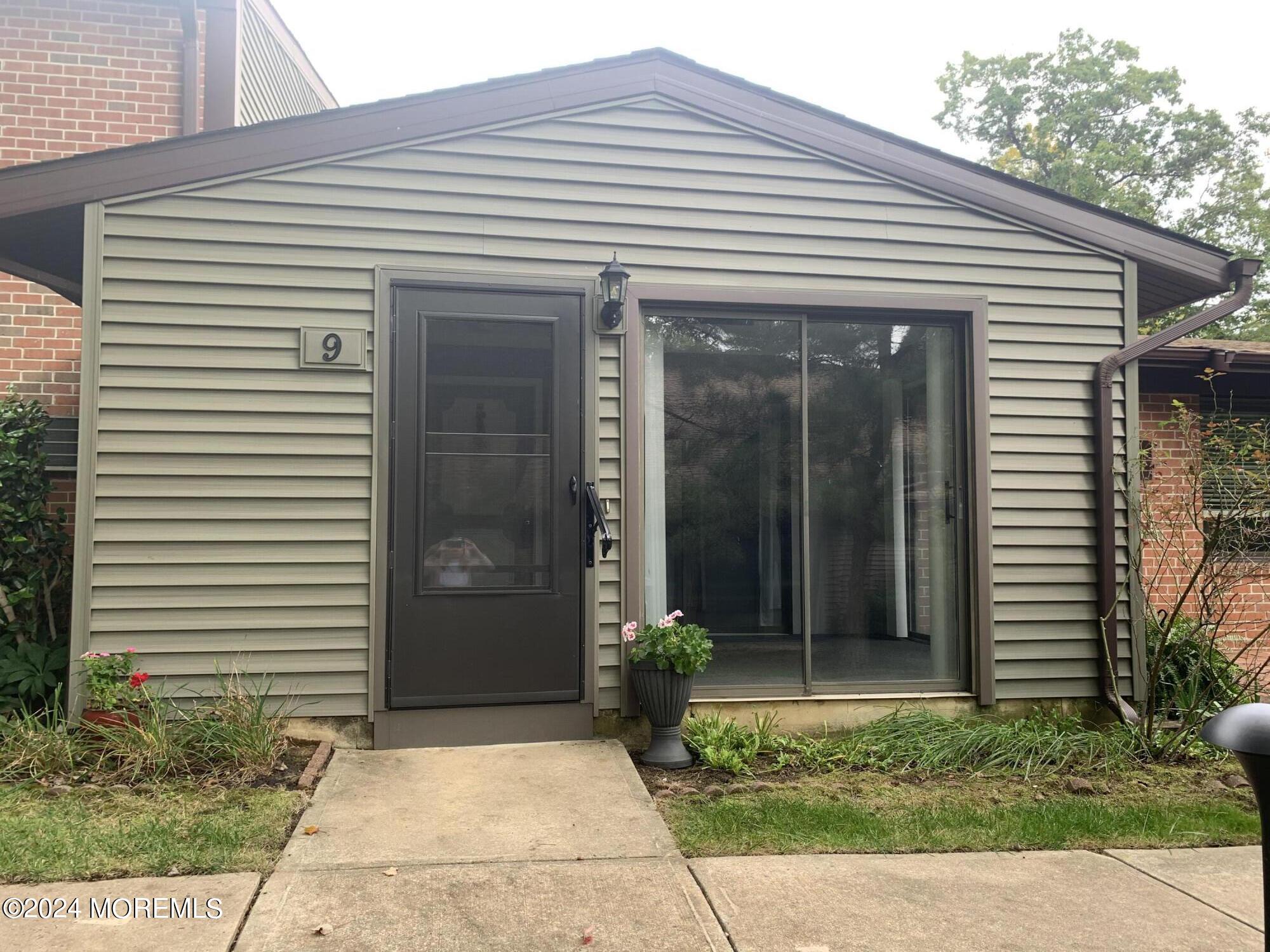 Western Reach , Red Bank, NJ 07701