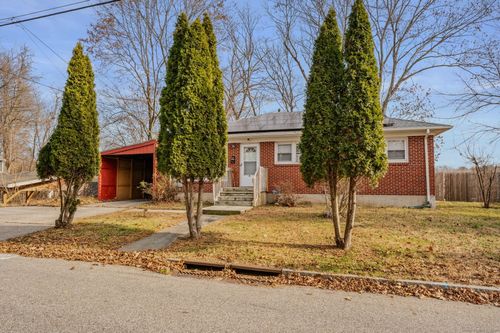 15 Chapman St, Willimantic, CT, 06226-3107 | Card Image