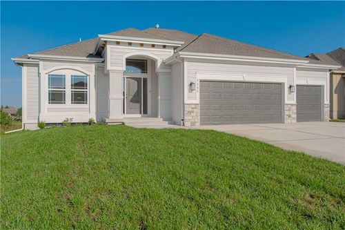 9808 N Laurel Ave, Kansas City, MO, 64157-8724 | Card Image