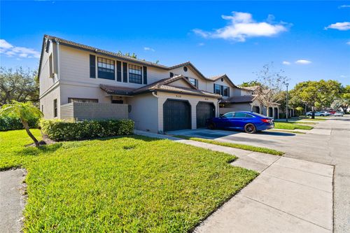 9129-9129 Vineyard Lake Dr, Plantation, FL, 33324-6143 | Card Image