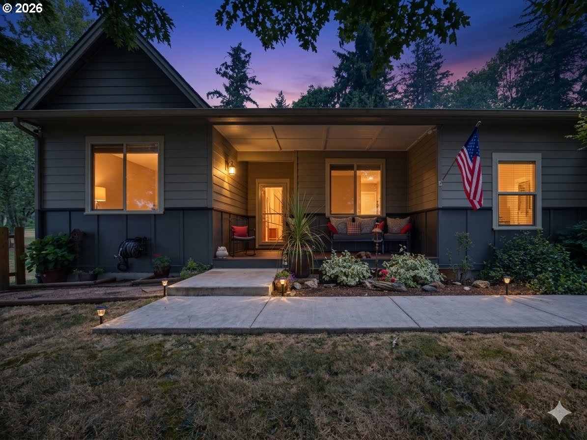 Residential in EagleCreek 4