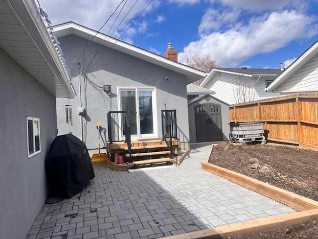 323 Alcott Cres Se, House other with 5 bedrooms, 3 bathrooms and 2 parking in Calgary AB | Image 33