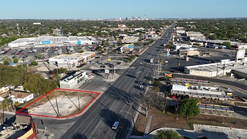 984 Bandera Rd, San Antonio, TX, 78228-4926 | Card Image