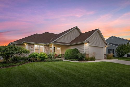 781 Autumn Ridge Lane, HARTFORD, WI, 53027 | Card Image