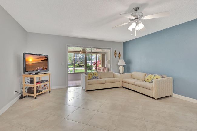 165 Amherst Ln, Condo with 1 bedrooms, 2 bathrooms and null parking in Lake Worth FL | Image 11