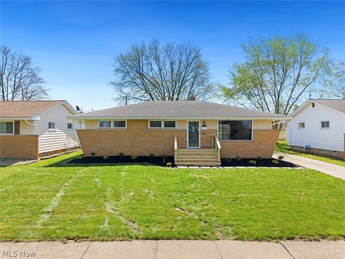 9635 Boundary Ln, Parma Heights, OH, 44130-5212 | Card Image