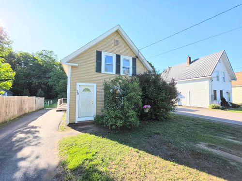 28 Mill St, Belmont, NH, 03220-4432 | Card Image
