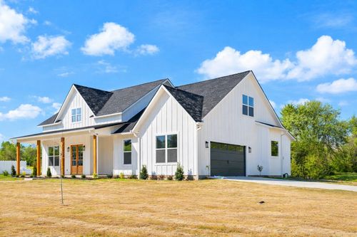 75 W Elmwood Dr, Mount Vernon, TX, 75457-2315 | Card Image