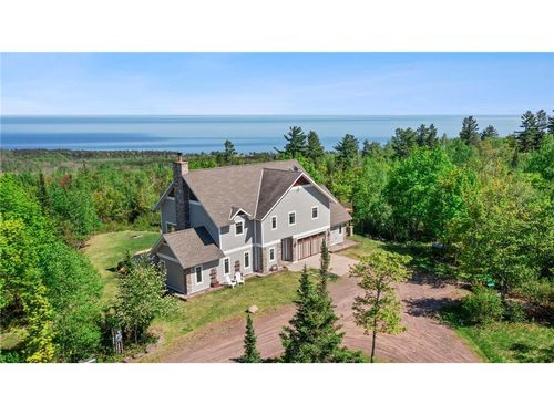 685 Cuttingwood Rd, Two Harbors, MN, 55616 | Card Image