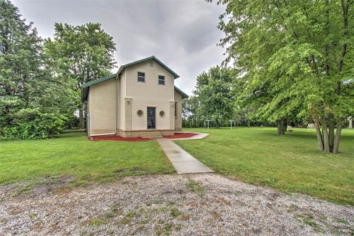2858 N 1700 East Rd, Bethany, IL, 61914-7104 | Card Image
