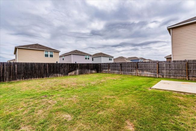 Back yard with patio area | Image 34
