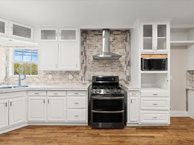 1001 W Lampasas St, House other with 3 bedrooms, 2 bathrooms and null parking in Ennis TX | Image 10