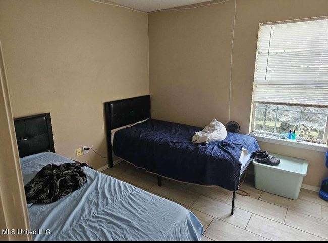 10589 bay bed 3 | Image 8