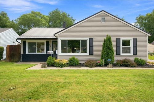 145 Hawthorne Dr, Painesville, OH, 44077-1932 | Card Image