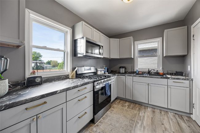 507 2 Nd St E, House other with 3 bedrooms, 1 bathrooms and null parking in Newhall IA | Image 7