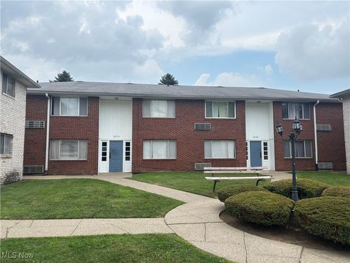 7-2010 Woodlawn Street Nw, Canton, OH, 44708 | Card Image