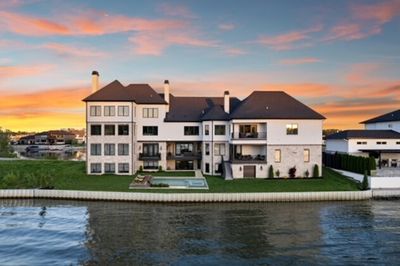 VIRTUALLY placed pool. Yes, the backyard is spacious enough for a pool of your desires, as well as an outdoor entertainment area. | Image 3