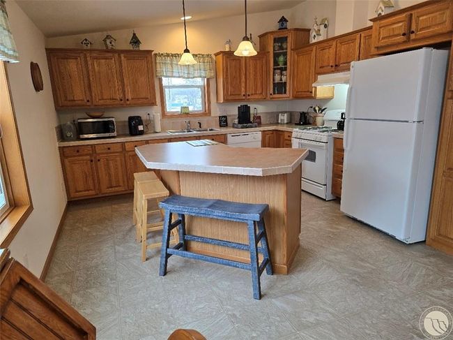 209 Hauser St, House other with 3 bedrooms, 2 bathrooms and null parking in Plevna MT | Image 9