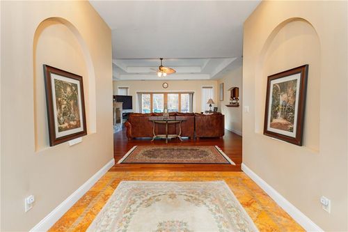 422 Rossway Rd, Pleasant Valley, NY, 12569-7517 | Card Image