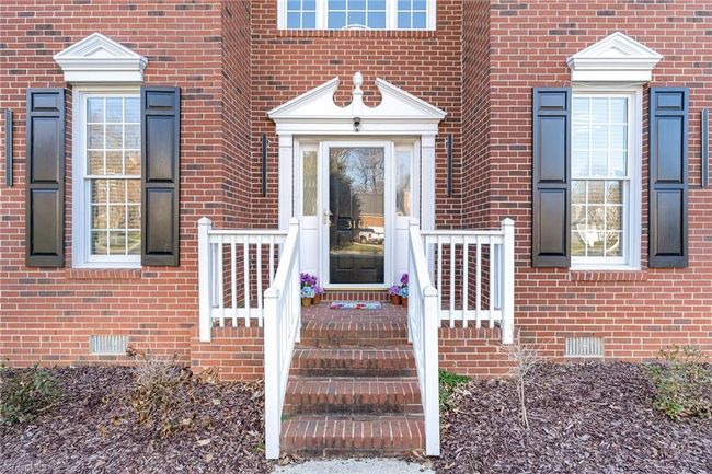 Front Entry | Image 4