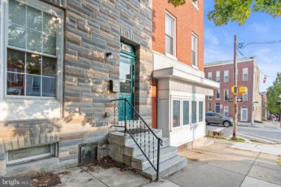 251 S Washington Street, Townhouse with 3 bedrooms, 3 bathrooms and null parking in BALTIMORE MD | Image 2