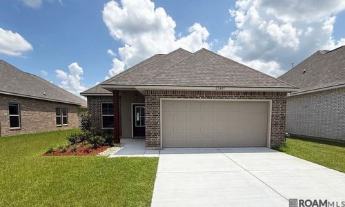 23489 Conifer Dr, Denham Springs, LA, 70726-8218 | Card Image