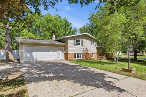 1065 Jorgenson St Se, Hutchinson, MN, 55350-3258 | Card Image