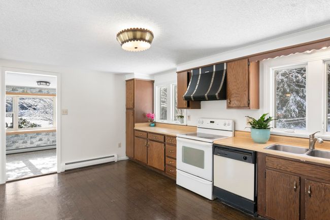 112 Breezy Acres Dr, House other with 4 bedrooms, 2 bathrooms and null parking in Vernon VT | Image 5