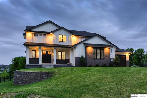 21209 Walnut Cir, Elkhorn, NE, 68022-2240 | Card Image