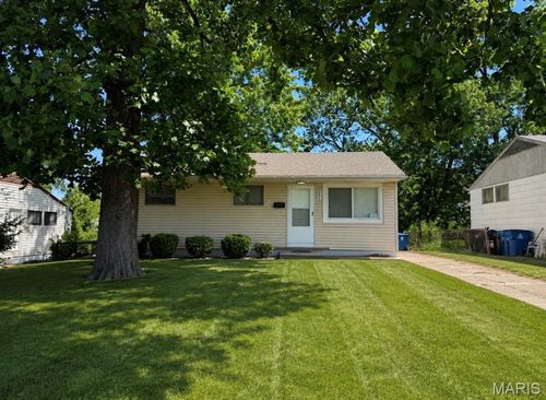 205 Grampian Rd, Saint Louis, MO, 63137-3804 | Card Image