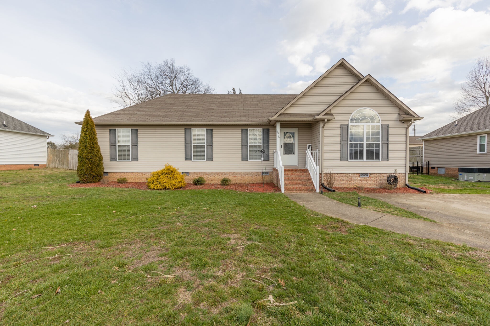 Farmington Ct, Columbia, TN 38401
