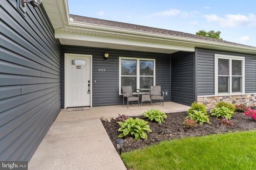 621 Lehigh Ln, ALTOONA, PA, 16602-7271 | Card Image