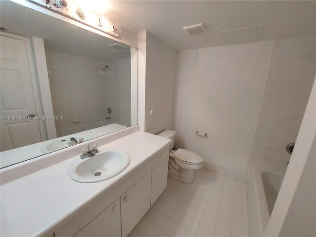 APT-125 - 2640 S University Dr, Condo with 2 bedrooms, 2 bathrooms and null parking in Davie FL | Image 45
