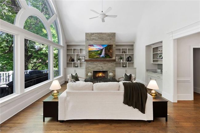 10635 N Edgewater Pl, House other with 5 bedrooms, 6 bathrooms and 5 parking in Johns Creek GA | Image 17